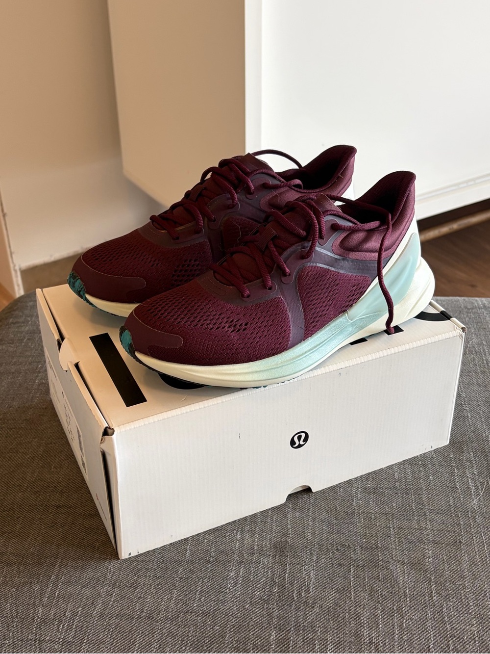 lululemon athletica Women's Blissfeel Shoes — Burgundy with Mint Accents